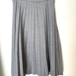 J. Crew pleated wool-blend flannel A-line skirt in heather Smoke Sz 4